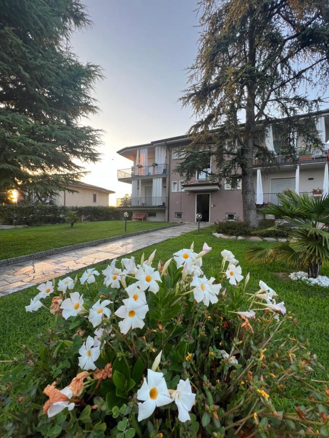 Otta House Garda Lake กัสเตลนูโอโว เดล การ์ดา ภายนอก รูปภาพ